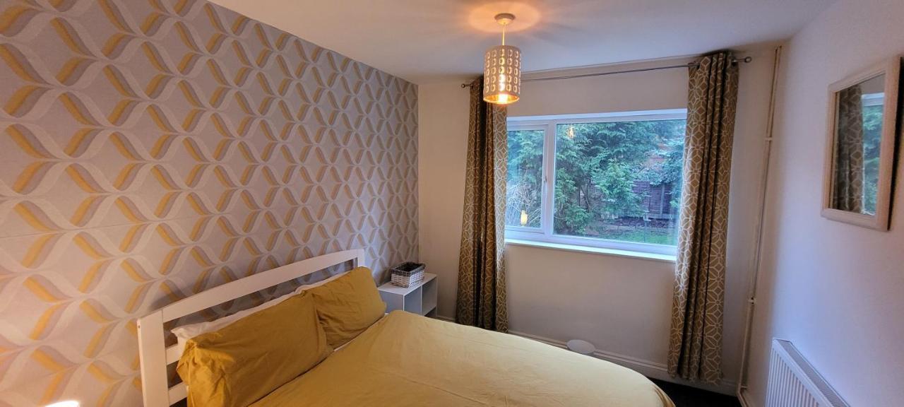 The Hillside Apartment - King'S Norton Бирмингем Экстерьер фото